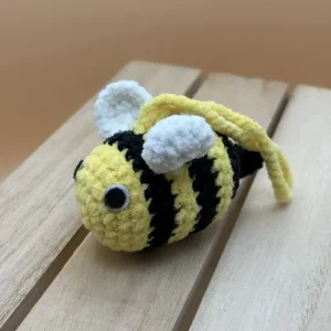 abeille au crochet jaune et noire