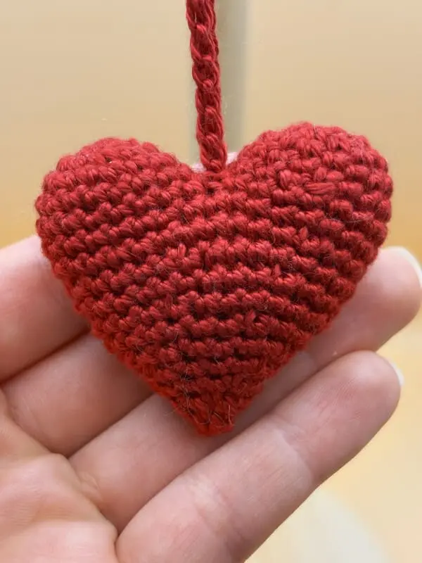 coeur au crochet amigurumi